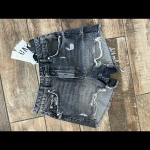 black zara jean shorts size 2